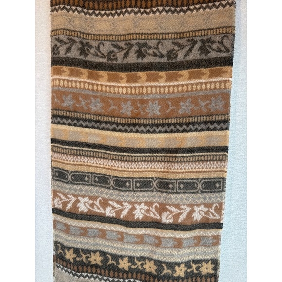 Preston & York Women's Patterned Acrylic Scarf -‎ Neutral Tones - Picture 2 of 4